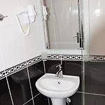 Huxley And Aparts Old Hotel 3*