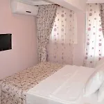 Huxley And Aparts Old Hotel 3*