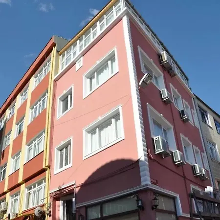 Huxley And Aparts Old Hotel 3*
