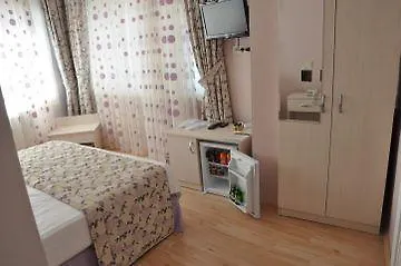 Huxley And Aparts Old Hotel Istambul