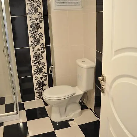 Huxley And Aparts Old Hotel