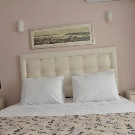 Huxley And Aparts Old Istambul