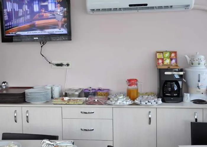 Hotel Huxley And Aparts Old