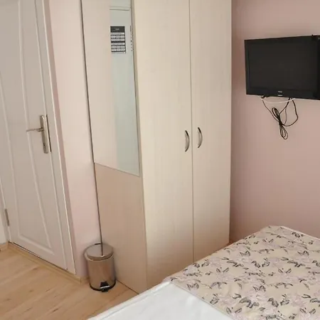 Huxley And Aparts Old Otel 3*