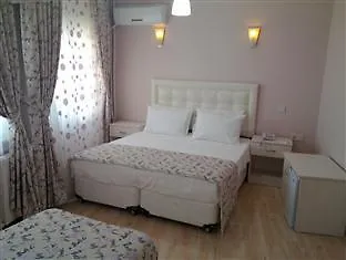 Otel Huxley And Aparts Old