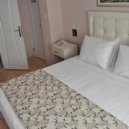 Huxley And Aparts Old 3* Istanbul